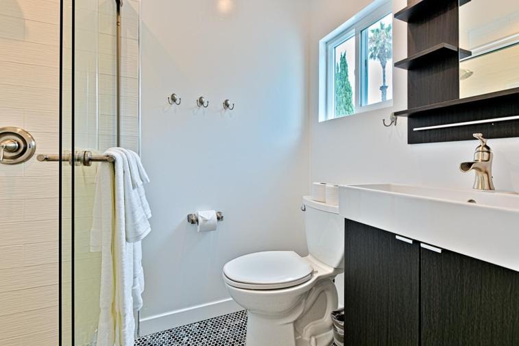 Casa de férias Shores Perfection - Spa, Ac, Pet Friendly, Parking, Fire Pit & Massive Private Yard! San Diego