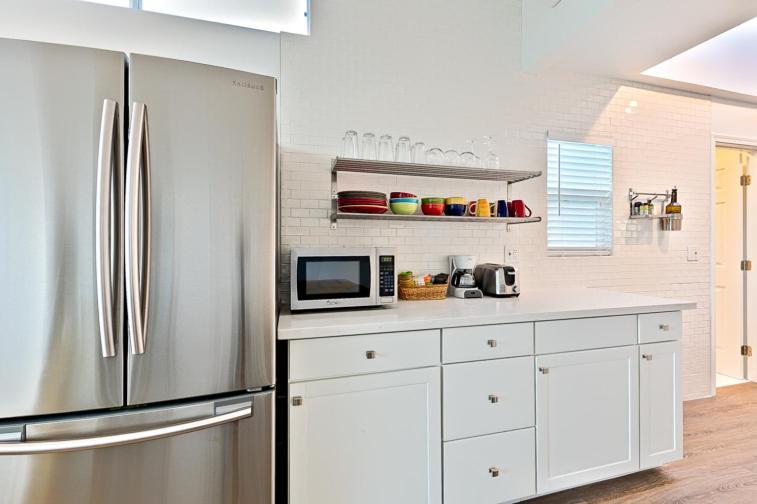 Shores Perfection - Spa, Ac, Pet Friendly, Parking, Fire Pit & Massive Private Yard! Casa de férias